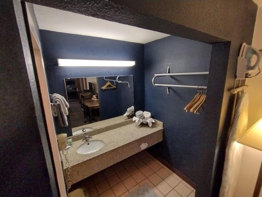 Hotel 2 Queen Beds Hotel Room 126 Wi-Fi Booking Stillwater Εξωτερικό φωτογραφία